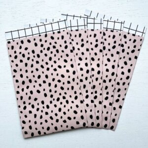 cadeauzakjes licht roze nude zwart dots stippen kadozakjes cadeau inpakken kopen bestellen webshop