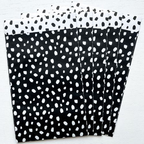 cadeauzakjes zwart wit zwart-wit stippen dots gestipt kadozakjes dubbelzijdig kadootje cadeautjes inpakken online kopen bestellen webshop